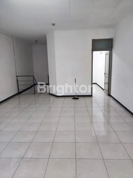 image RUKO 2 LANTAI KOSONGAN DI GALUNGGUNG KOTA MALANG (2)