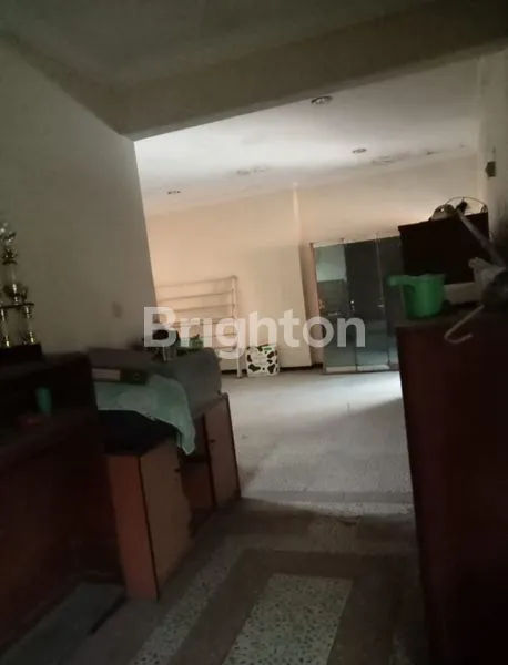 image RUMAH 2,5 LANTAI DI ARGOPURO, SURABAYA PUSAT (7)