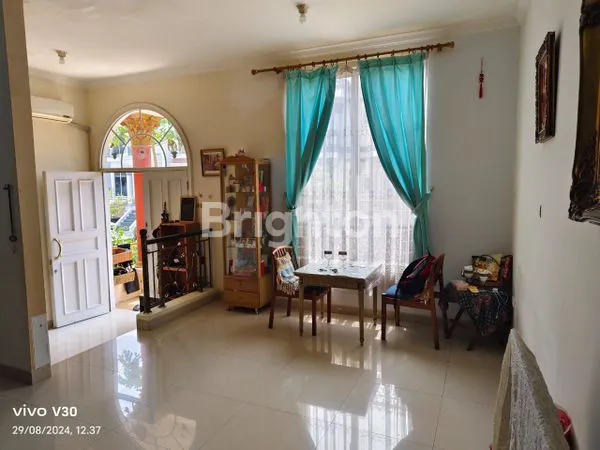 image RUMAH BERGAYA MEDITERANIA PIK (2)