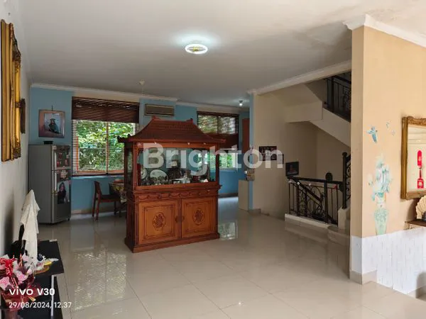 image RUMAH BERGAYA MEDITERANIA PIK (3)