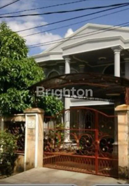 RUMAH APIK 2 LANTAI SIAP HUNI MATRAMAN JAKARTA TIMUR