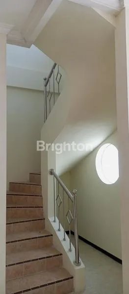 image RUMAH 2 LANTAI SIAP HUNI DEKAT HOTEL LOR INN (7)