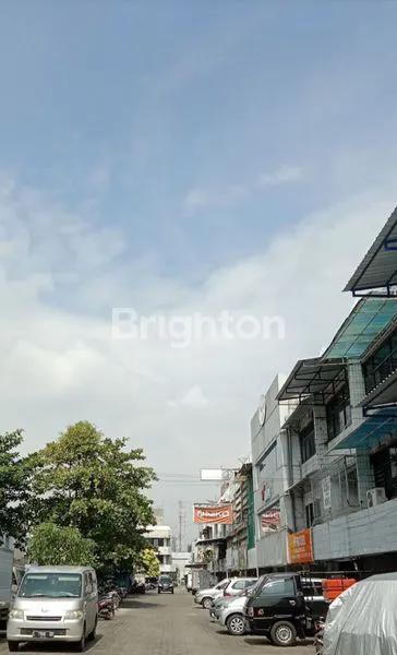 image ASSET RUKO JURNATAN TIGA LANTAI LOKASI STRATEGIS (6)