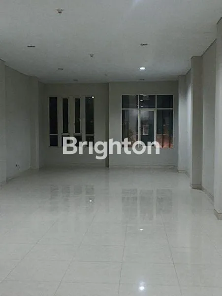 image RUKO 4.5 LANTAI, SIAP PAKAI, LOKASI STRATEGIS, COCOK UNTUK BANK ATAU KANTOR, DAERAH KUPANG JAYA (3)