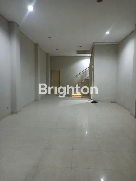 image RUKO 4.5 LANTAI, SIAP PAKAI, LOKASI STRATEGIS, COCOK UNTUK BANK ATAU KANTOR, DAERAH KUPANG JAYA (2)