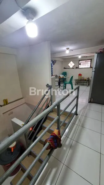 image RUMAH 3 LT PINGGIR JALAN COCOK UNTUK USAHA (4)