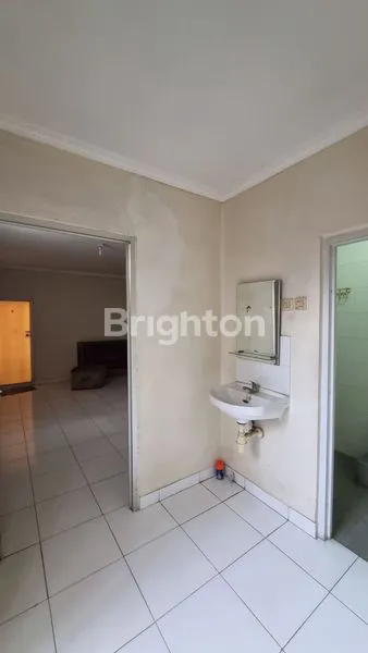 image RUMAH 3 LT PINGGIR JALAN COCOK UNTUK USAHA (8)