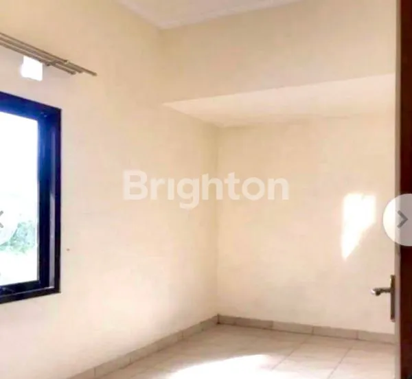 image RUMAH DUA LANTAI (5)