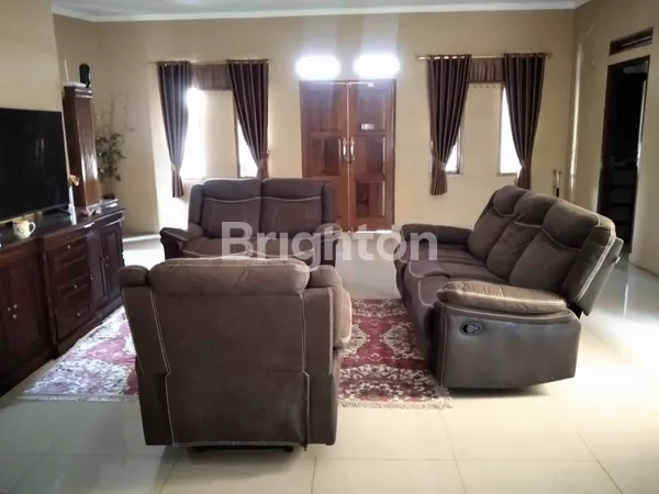 image RUMAH BAGUS FULL FURNISHED DALAM KOMPLEK PERUMAHAN DI CIBIRU BANDUNG TIMUR (5)
