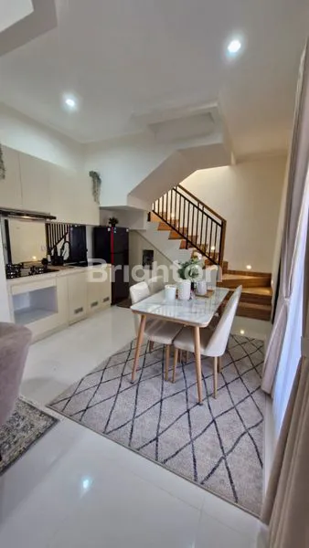 image RUMAH 2 LANTAI DESIGN BALI TROPICAL DENGAN LOKASI YANG STRATEGIS DAN ASRI DI DEPOK (6)