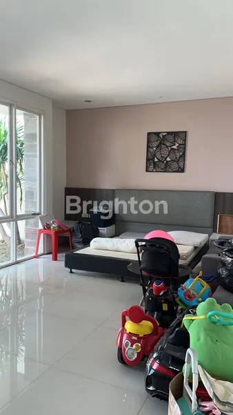 image RUMAH 2 LANTAI SEMI FURNISH SIAP HUNI ROYAL RESIDENCE SURABAYA (3)