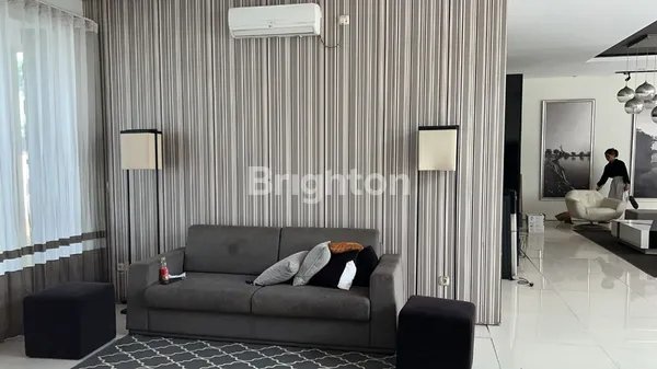 image RUMAH 2 LANTAI SEMI FURNISH SIAP HUNI ROYAL RESIDENCE SURABAYA (6)