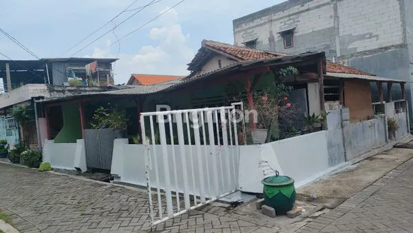 image DIJUAL RUMAH MANUKAN STRATEGIS DEKAT DENGAN G WALK & PTC (1)