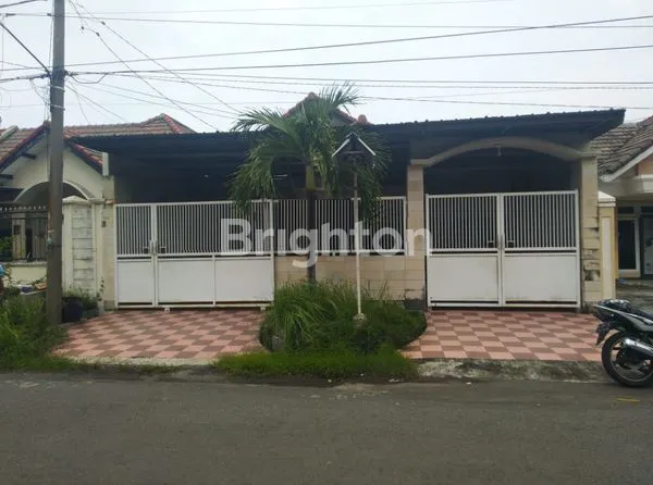image RUMAH NIRWANA EKKSEKUTIF SHM BAGUS TERAWAT SELANGKAH MERR (1)