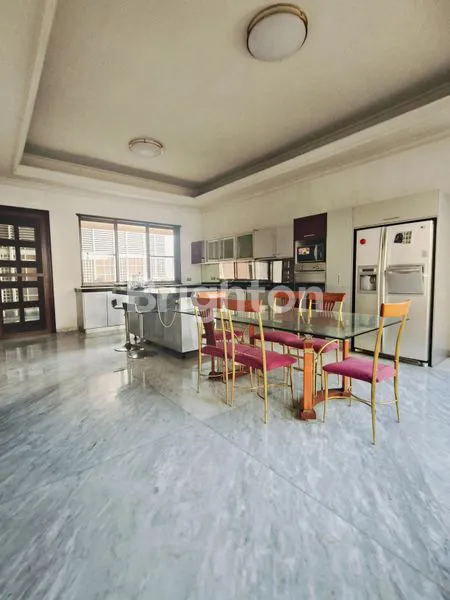 image RUMAH MEWAH DI KEDIRI KOTA (4)