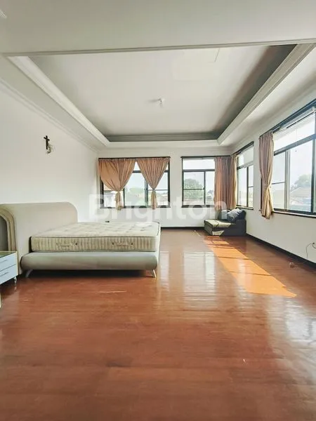 image RUMAH MEWAH DI KEDIRI KOTA (7)