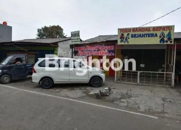 RUKO  RENDENG JALAN RAYA - AREA PERTOKOAN GUNUNG BATU