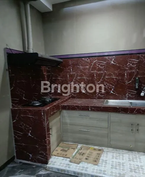 image RUMAH AREA GKB GRESIK FULL GRANIT DAN JATI (3)