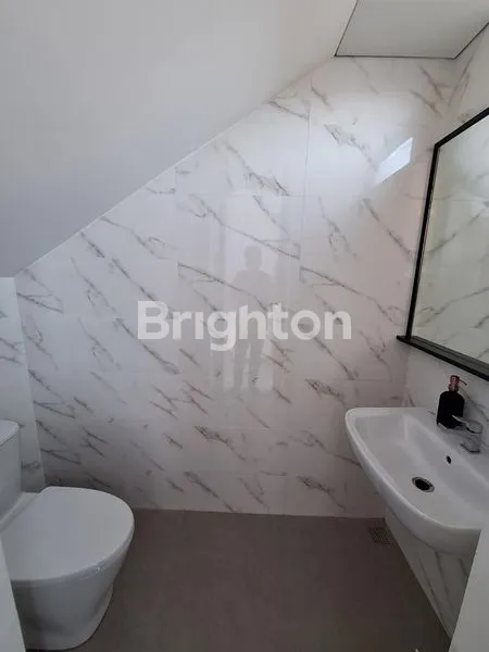 image RUMAH BARU 2 LANTAI TENGAH KOTA MAKASSAR (4)