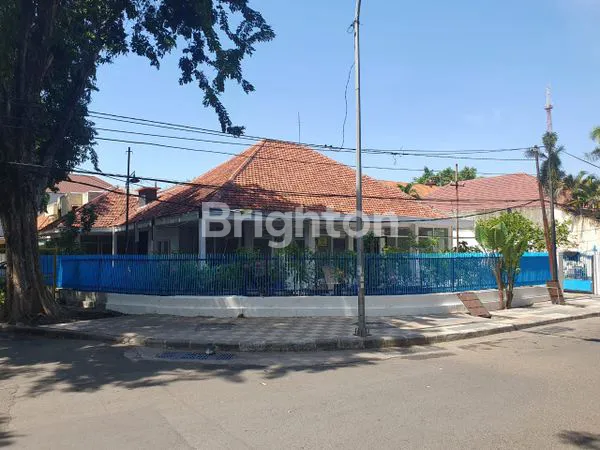 image RUMAH KOMERSIAL DI JAKSA AGUNG SUPRAPTO COCOK UNTUK BERBAGAI USAHA PUSAT KOTA SURABAYA  (1)