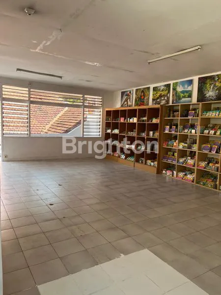 image RUMAH KOMERSIAL DI JAKSA AGUNG SUPRAPTO COCOK UNTUK BERBAGAI USAHA PUSAT KOTA SURABAYA  (5)