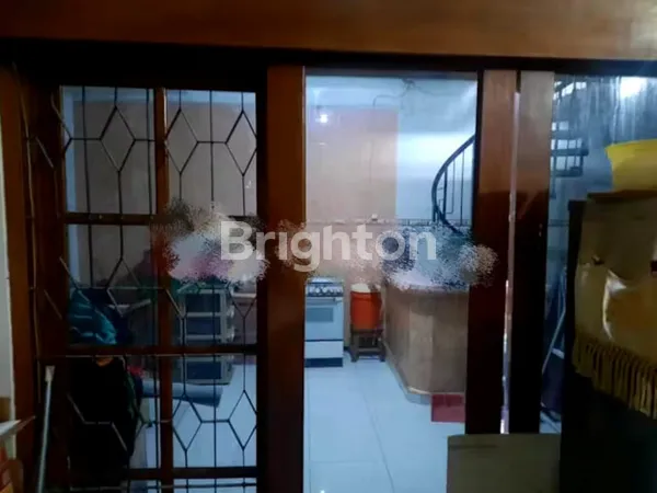 image RUMAH 2 LANTAI SUPER STRATEGIS DI RUNGKUT MAPAN BARAT SURABAYA (5)