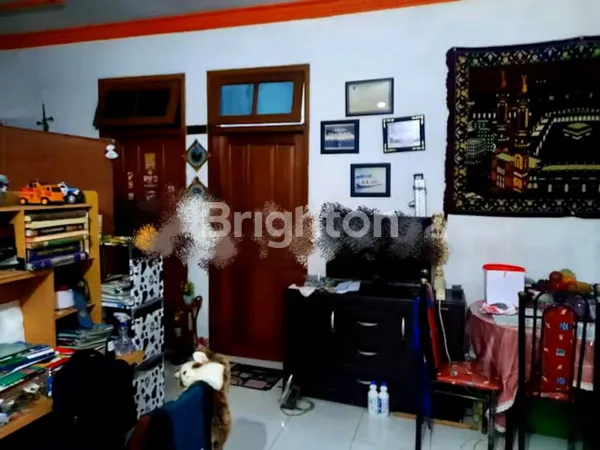 image RUMAH 2 LANTAI SUPER STRATEGIS DI RUNGKUT MAPAN BARAT SURABAYA (8)