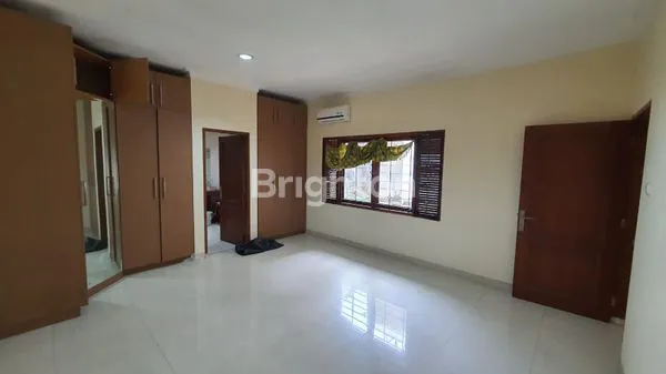 image RUMAH BERADA DI DALAM KOMPLEK DENGAN KEAMANAN ONE GATE SYSTEM & BEBAS BANJIR DAERAH KEBAYORAN LAMA, JAKARTA SELATAN (4)