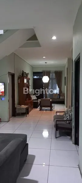 image RUMAH 2 LANTAI, SIAP PAKAI DI CIBADUYUT LAMA (3)