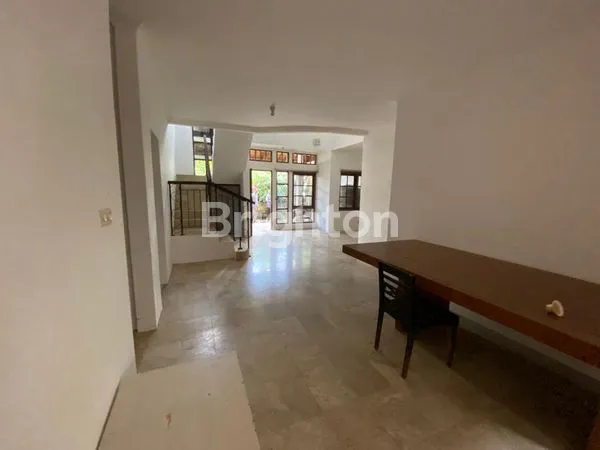 image RUMAH DENGAN 4 KAMAR TIDUR JIMBARAN KUTA SELATAN  (3)