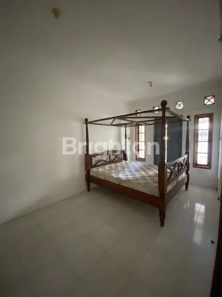 image RUMAH DENGAN 4 KAMAR TIDUR JIMBARAN KUTA SELATAN  (5)