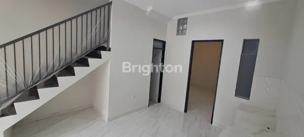 image RUMAH 2 LANTAI BARU GRESS DEKAT PAKUWON CITY GALAXY MALL MULYOSARI KENJERAN MERR KERTAJAYA ITS UNAIR (2)