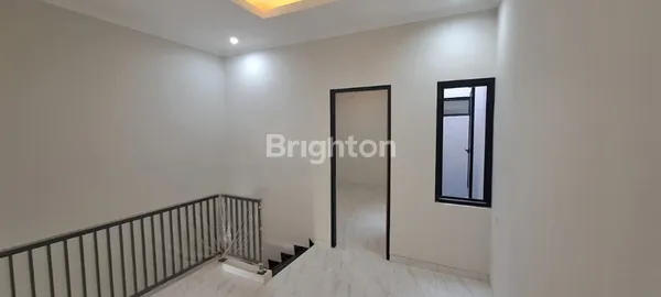 image RUMAH 2 LANTAI BARU GRESS DEKAT PAKUWON CITY GALAXY MALL MULYOSARI KENJERAN MERR KERTAJAYA ITS UNAIR (3)