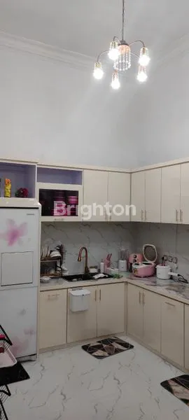 image RUMAH MEWAH BONUS FURNISH DI SULTAN AGUNG PERMAI IIIPASURUAN (2)