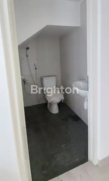 image RUKO 3 LANTAI SIAP PAKAI LOKASI STRATEGIS DI KUTISARI BESAR (5)