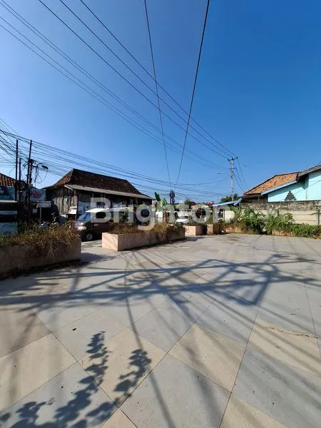 LOKASI STRATEGIS BISA DIBUAT 4 KIOS