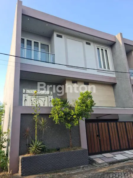 image DIJUAL RUMAH MEWAH BESERTA KOLAM RENANG (1)