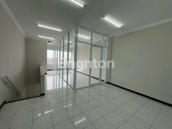 image TURUN HARGA OWNER BU \U203C\UFE0FRUKO 3 LANTAI DI AREA STRATEGIS (2)