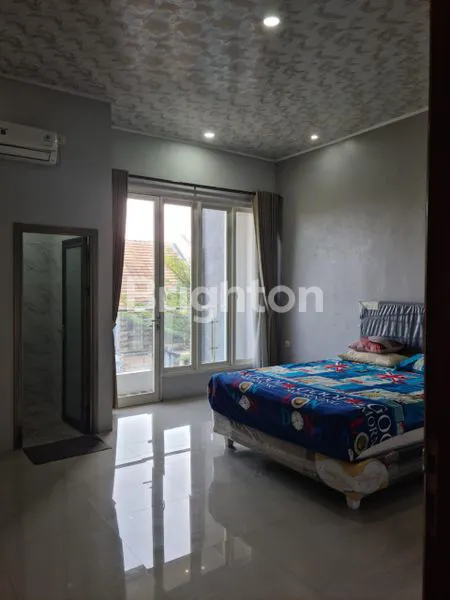 image DIJUAL RUMAH MEWAH BESERTA KOLAM RENANG (7)