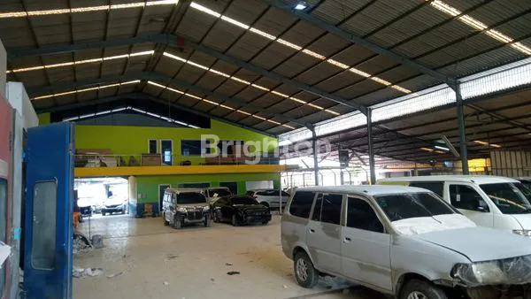 image BENGKEL LUAS DAN SIAP PAKAI  (3)