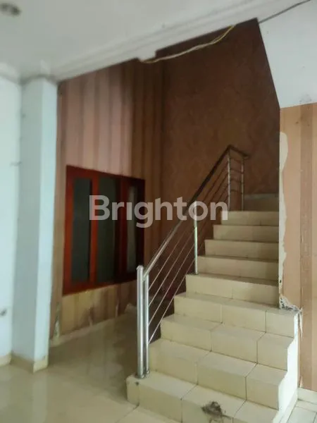 image TURUN HARGA 2,5M JADI 1,9 M RUMAH 3 LANTAI 7 KAMAR TIDUR LOKASI STRATEGIS DISEBELAH STADION PAKANSARI BOGOR (4)