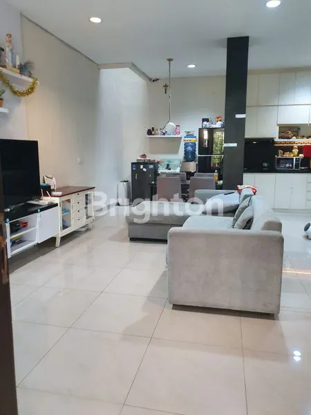 image RUMAH SUPER CANTIK LANGSUNG HUNI  DI THE SAVIA - BSD CITY (3)