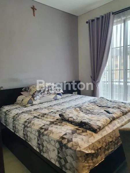 image RUMAH SUPER CANTIK LANGSUNG HUNI  DI THE SAVIA - BSD CITY (7)