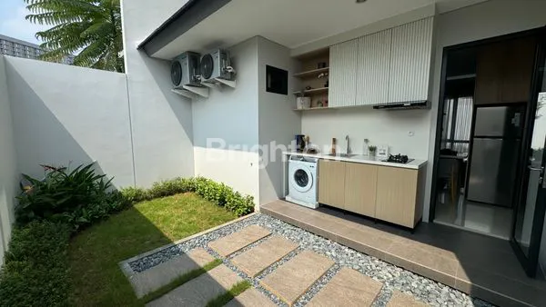 image CLUSTER LILY BY PARAMOUNT PETALS (8)