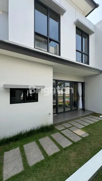 image CLUSTER LILY BY PARAMOUNT PETALS (3)