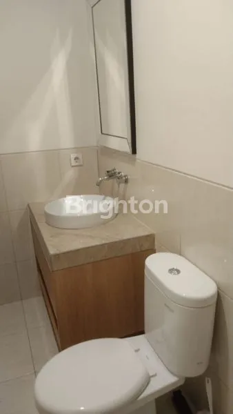 image RUMAH DENGAN TANAH YANG LUAS DI RIVERPARK BINTARO (3)