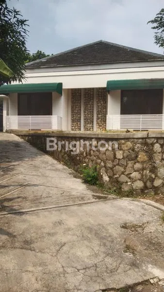 image RUMAH DENGAN TANAH YANG LUAS DI RIVERPARK BINTARO (5)