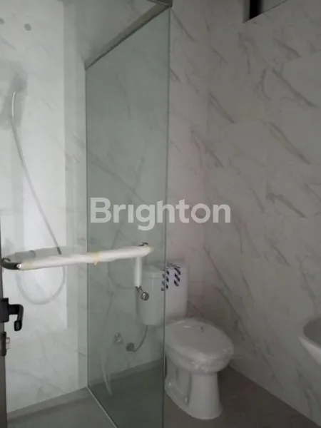 image RUMAH 2 LANTAI SIAP HUNI AREA MANYAR DEKAT KLAMPIS WISMA MUKTI, PETRA (7)