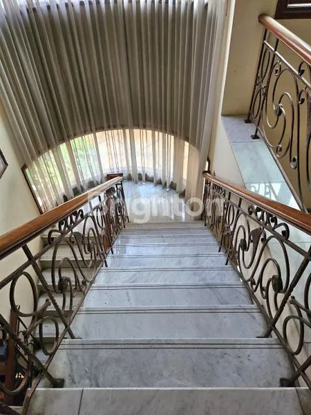 image RUMAH SUNTER HALAMAN LUAS 700M²  SHM JALAN 2 MOBIL JAKARTA UTARA (2)