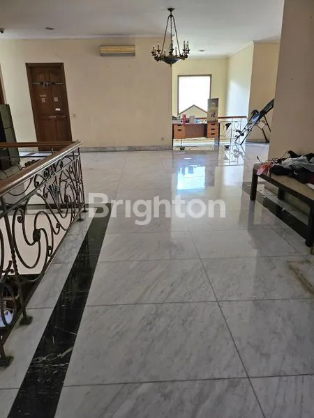 image RUMAH SUNTER HALAMAN LUAS 700M²  SHM JALAN 2 MOBIL JAKARTA UTARA (7)